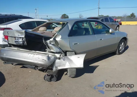 1998 Lexus Es 300 из США, поврежденный, VIN JT8BF28G8W5013769